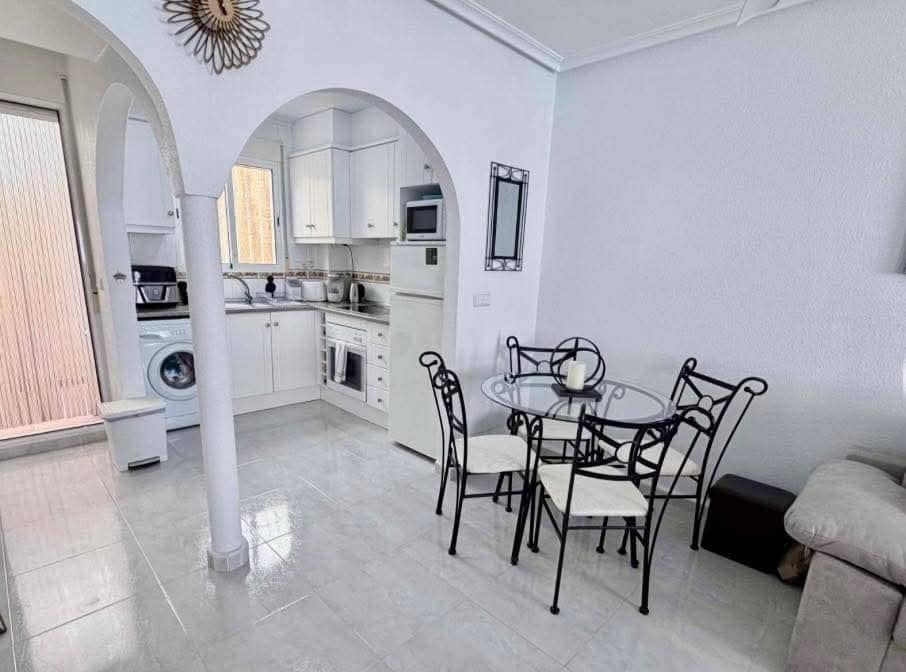 3 bedroom Townhouse for sale in Playa Flamenca with pool garage - € 185,000 (Ref: 10160006)