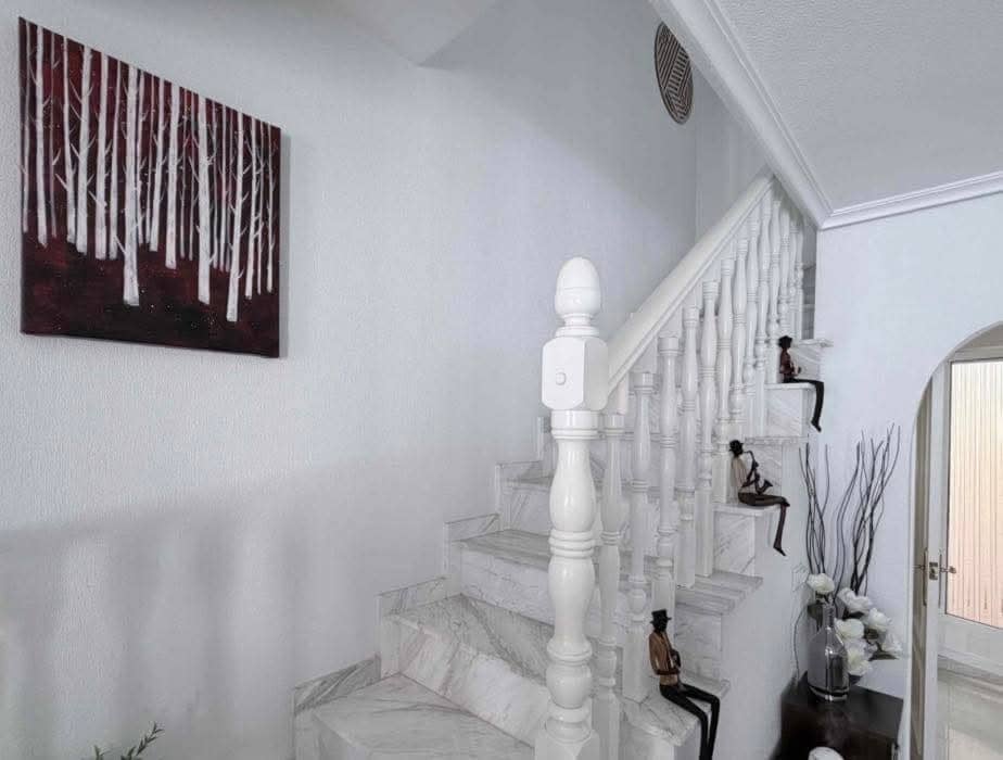 3 bedroom Townhouse for sale in Playa Flamenca with pool garage - € 185,000 (Ref: 10160006)