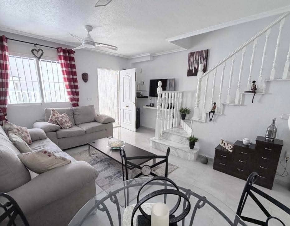 3 bedroom Townhouse for sale in Playa Flamenca with pool garage - € 185,000 (Ref: 10160006)
