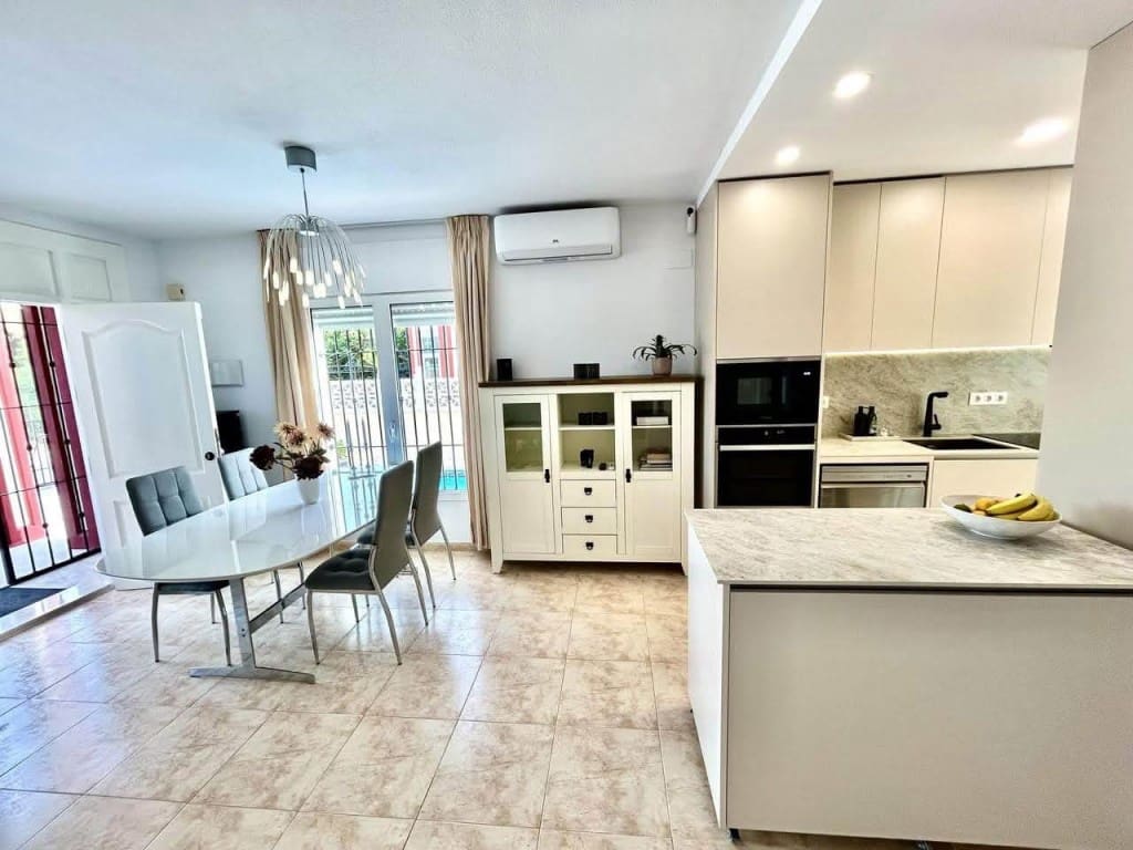 Pareado de 3 habitaciones en Dehesa de Campoamor en venta con piscina garaje - 345.000 € (Ref: 10160121)