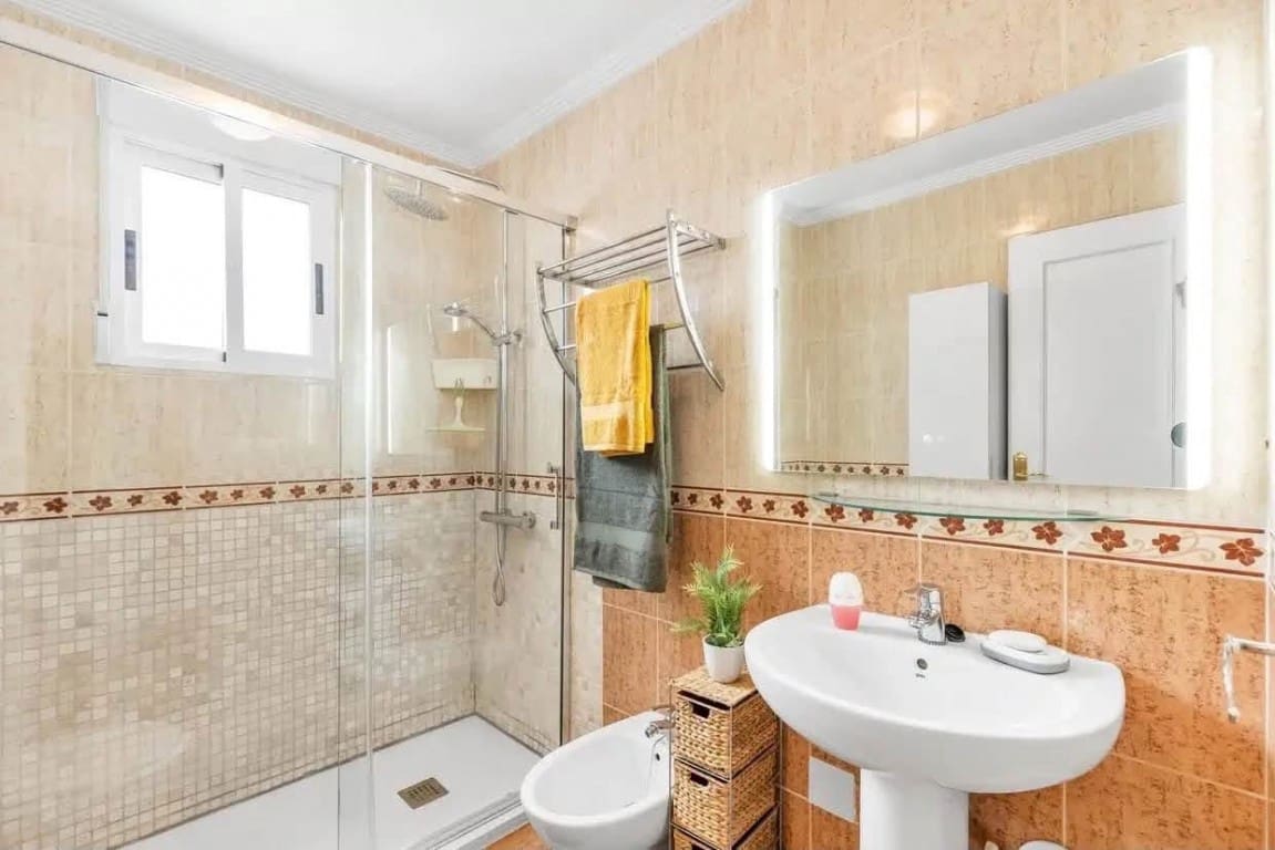 2 bedroom Apartment for sale in Playa Flamenca with pool garage - € 142,000 (Ref: 10160122)
