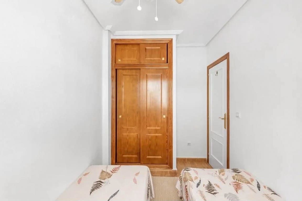 2 bedroom Apartment for sale in Playa Flamenca with pool garage - € 142,000 (Ref: 10160122)