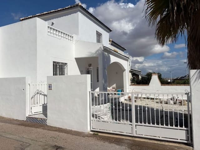 3 soverom Kjedet enebolig til salgs i Los Altos med svømmebasseng garasje - € 195 000 (Ref: 10160123)