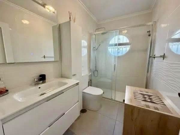 3 soverom Kjedet enebolig til salgs i Los Altos med svømmebasseng garasje - € 219 000 (Ref: 10160124)