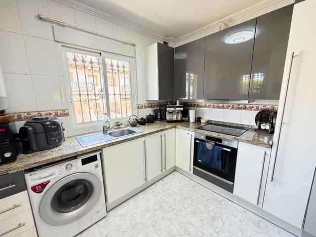 4 camera da letto Villa in vendita in Villamartin, Orihuela con piscina - 389.995 € (Rif: 10160546)