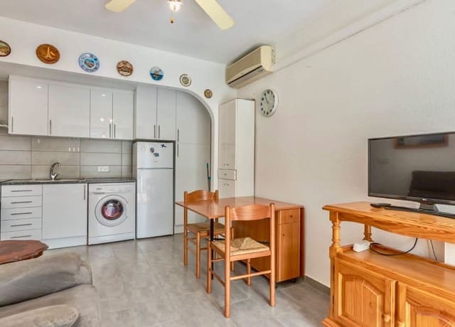 1 soverom Leilighet til salgs i Los Balcones med svømmebasseng - € 117 000 (Ref: 10160548)