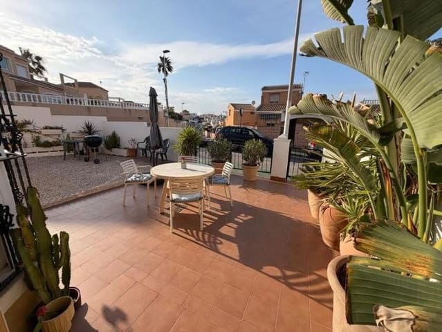 2 soverom Kjedet enebolig til salgs i Los Balcones med svømmebasseng garasje - € 227 000 (Ref: 10160638)