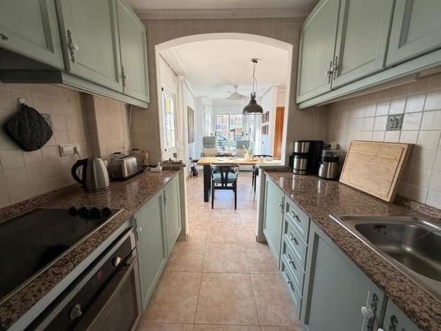 2 soverom Kjedet enebolig til salgs i Los Balcones med svømmebasseng garasje - € 227 000 (Ref: 10160638)