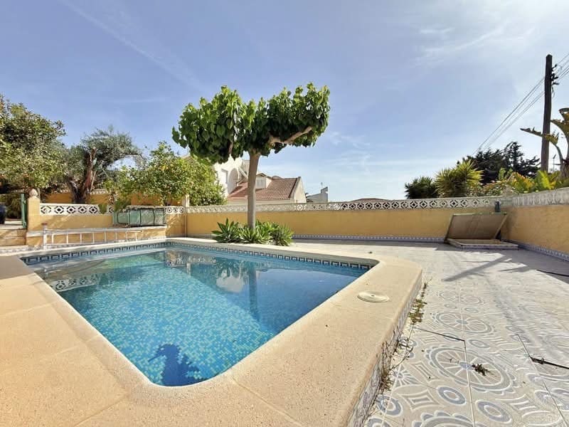 3 bedroom Villa for sale in San Miguel de Salinas with pool garage - € 369,000 (Ref: 10160793)