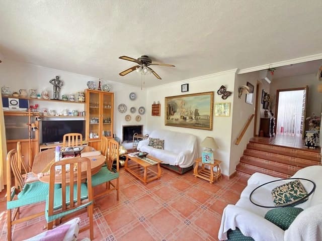 3 quarto Moradia para venda em San Miguel de Salinas com piscina garagem - 369 000 € (Ref: 10160793)