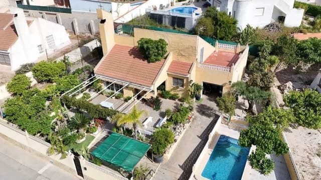 3 quarto Moradia para venda em San Miguel de Salinas com piscina garagem - 369 000 € (Ref: 10160793)