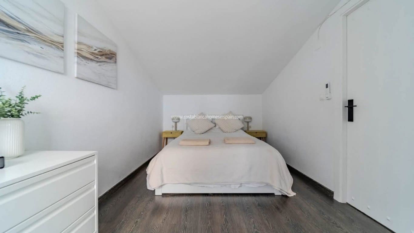 3 slaapkamer Huis te koop in Villamartin met zwembad - € 259.995 (Ref: 10163981)