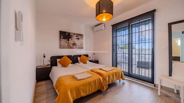 3 slaapkamer Huis te koop in Villamartin, Orihuela met zwembad - € 259.995 (Ref: 10163981)