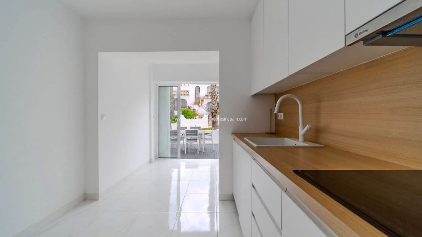 3 slaapkamer Huis te koop in Villamartin met zwembad - € 259.995 (Ref: 10163981)