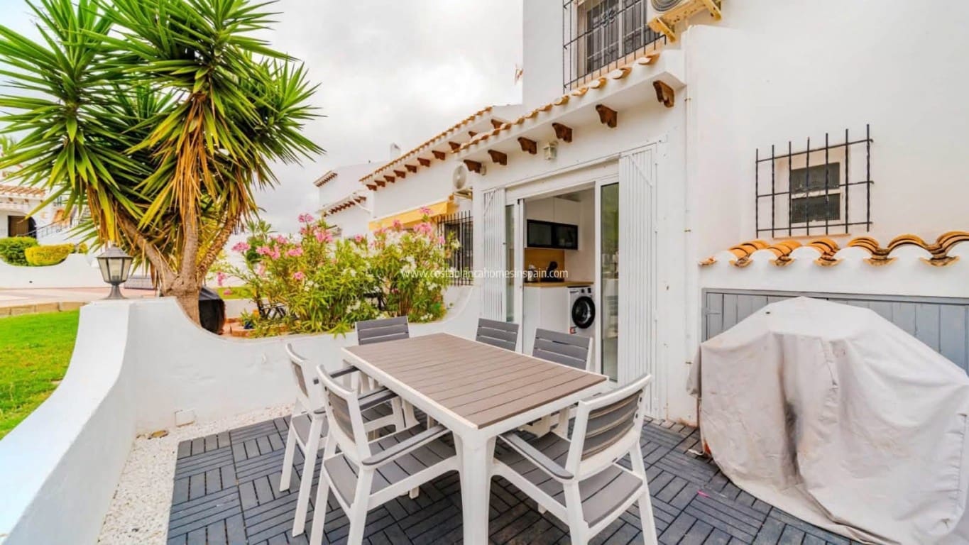 3 slaapkamer Huis te koop in Villamartin met zwembad - € 259.995 (Ref: 10163981)