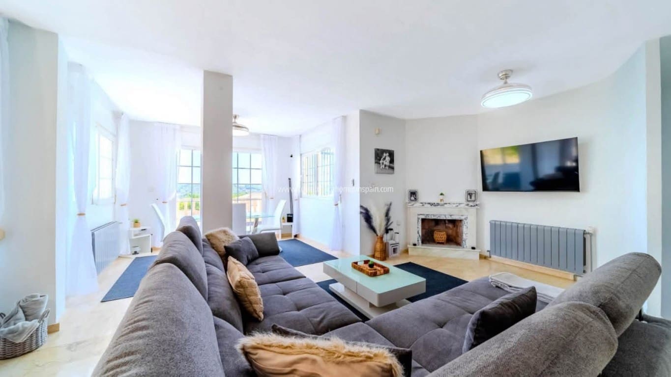 3 soveværelse Villa til salg i Las Ramblas Golf med swimmingpool garage - € 599.995 (Ref: 10163982)