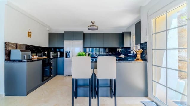 Chalet de 3 habitaciones en Las Ramblas Golf, Orihuela en venta con piscina garaje - 599.995 € (Ref: 10163982)