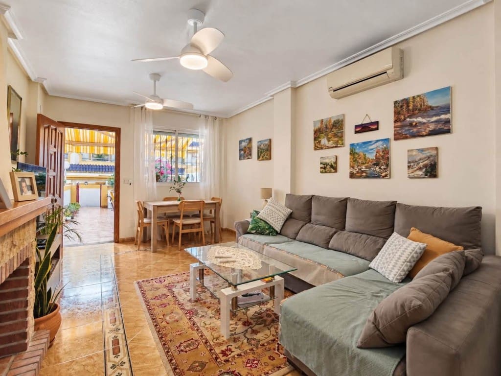 3 bedroom Townhouse for sale in La Florida with pool garage - € 197,500 (Ref: 10164053)