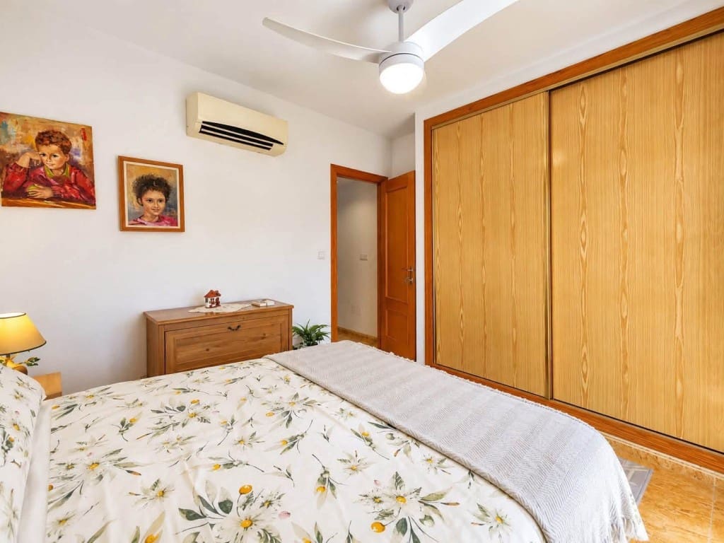 3 bedroom Townhouse for sale in La Florida with pool garage - € 197,500 (Ref: 10164053)