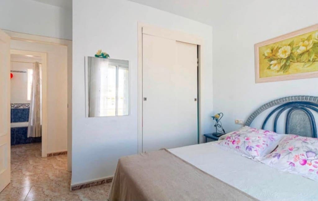 2 slaapkamer Halfvrijstaande villa te koop in Cabo Roig met zwembad garage - € 229.000 (Ref: 10165925)