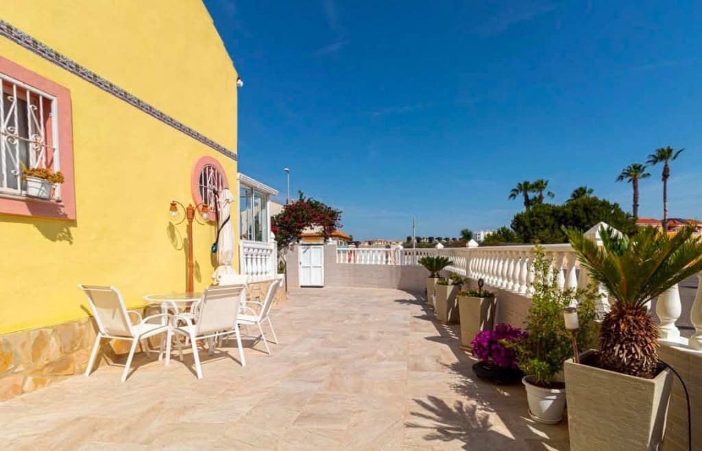 2 slaapkamer Halfvrijstaande villa te koop in Cabo Roig met zwembad garage - € 229.000 (Ref: 10165925)