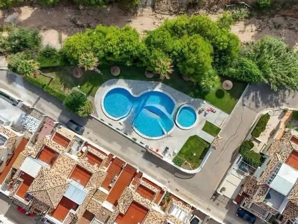 2 Zimmer Doppelhaus zu verkaufen in Playa Flamenca mit Pool Garage - 225.000 € (Ref: 10174185)