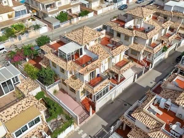 2 Zimmer Doppelhaus zu verkaufen in Playa Flamenca mit Pool Garage - 225.000 € (Ref: 10174185)