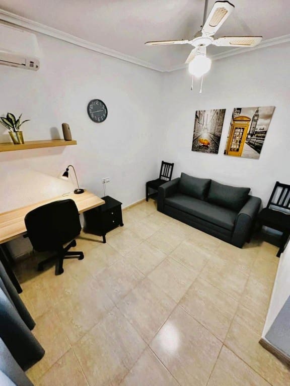 2 soverom Leilighet til salgs i Los Altos med svømmebasseng garasje - € 170 000 (Ref: 10174235)