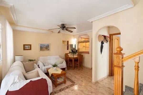 3 soverom Kjedet enebolig til salgs i Playa Flamenca, Orihuela med svømmebasseng garasje - € 245 000 (Ref: 10174237)
