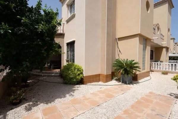 3 Zimmer Doppelhaus zu verkaufen in Playa Flamenca mit Pool Garage - 245.000 € (Ref: 10174237)
