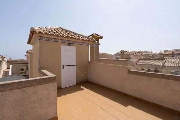 3 Zimmer Doppelhaus zu verkaufen in Playa Flamenca mit Pool Garage - 245.000 € (Ref: 10174237)