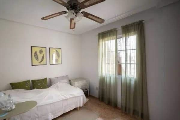 3 soverom Kjedet enebolig til salgs i Playa Flamenca, Orihuela med svømmebasseng garasje - € 245 000 (Ref: 10174237)