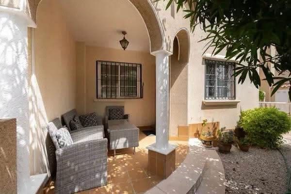 3 soverom Kjedet enebolig til salgs i Playa Flamenca, Orihuela med svømmebasseng garasje - € 245 000 (Ref: 10174237)