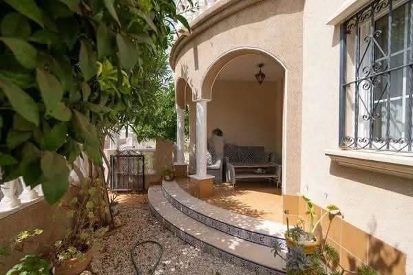 3 soverom Kjedet enebolig til salgs i Playa Flamenca, Orihuela med svømmebasseng garasje - € 245 000 (Ref: 10174237)
