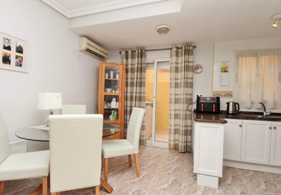 2 sovrum Hus till salu i Villamartin med pool garage - 154 950 € (Ref: 10174238)
