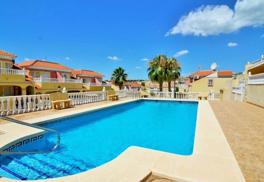 2 sovrum Hus till salu i Villamartin med pool garage - 154 950 € (Ref: 10174238)