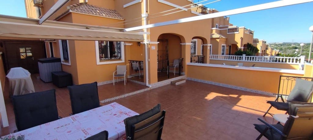 3 soverom Kjedet enebolig til salgs i Playa Flamenca med svømmebasseng - € 239 950 (Ref: 10174240)