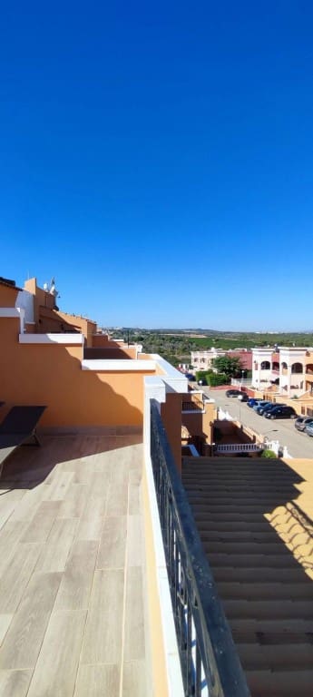 3 soverom Kjedet enebolig til salgs i Playa Flamenca med svømmebasseng - € 239 950 (Ref: 10174240)