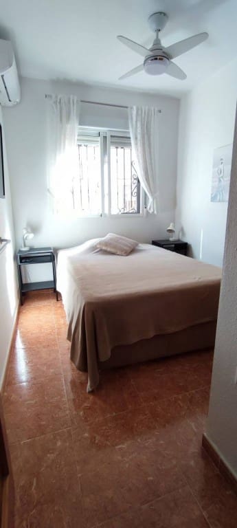 3 soverom Kjedet enebolig til salgs i Playa Flamenca med svømmebasseng - € 239 950 (Ref: 10174240)