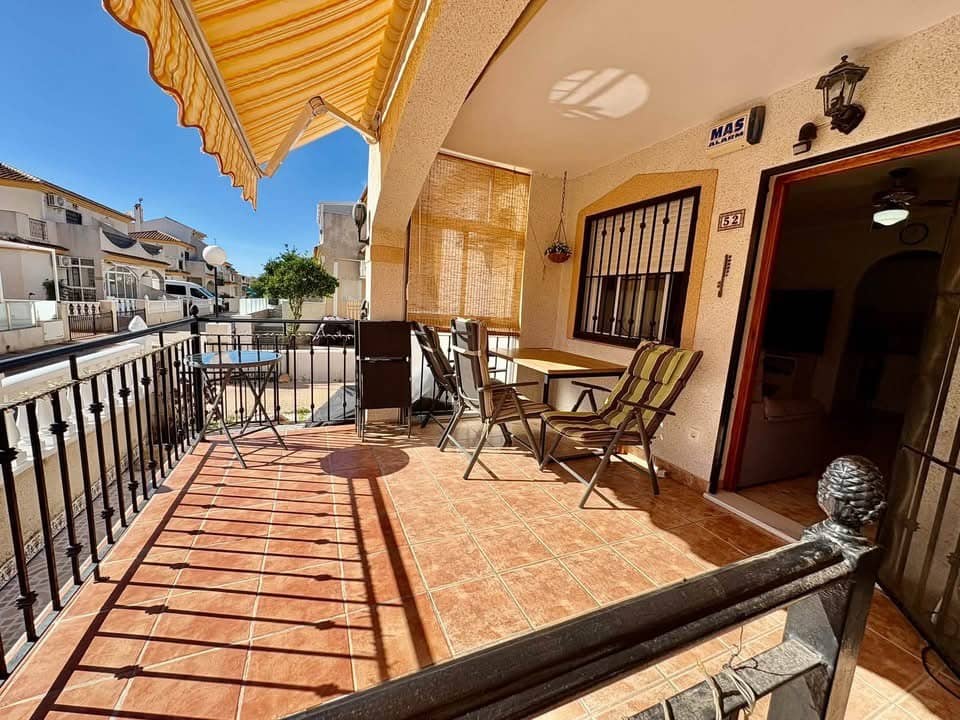 2 Zimmer Doppelhaus zu verkaufen in Playa Flamenca mit Pool Garage - 214.900 € (Ref: 10174242)