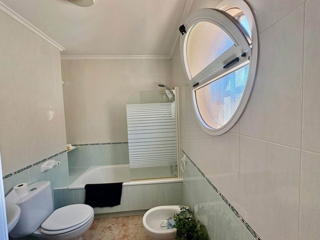 2 Zimmer Doppelhaus zu verkaufen in Playa Flamenca mit Pool Garage - 214.900 € (Ref: 10174242)