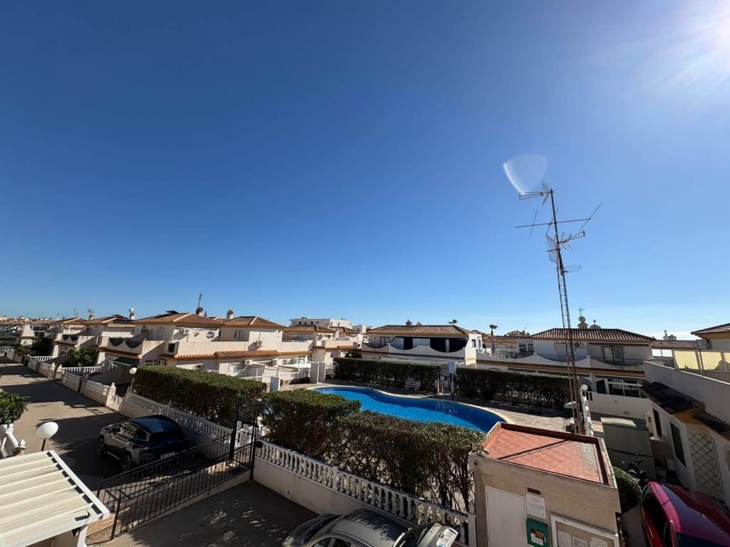 2 Zimmer Doppelhaus zu verkaufen in Playa Flamenca mit Pool Garage - 214.900 € (Ref: 10174242)