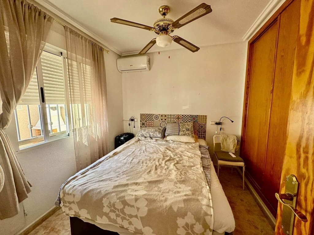 2 Zimmer Doppelhaus zu verkaufen in Playa Flamenca mit Pool Garage - 214.900 € (Ref: 10174242)