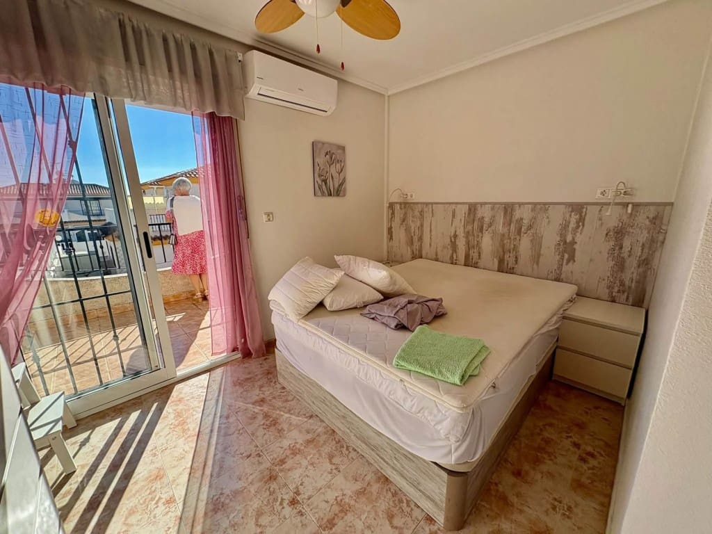 2 Zimmer Doppelhaus zu verkaufen in Playa Flamenca mit Pool Garage - 214.900 € (Ref: 10174242)