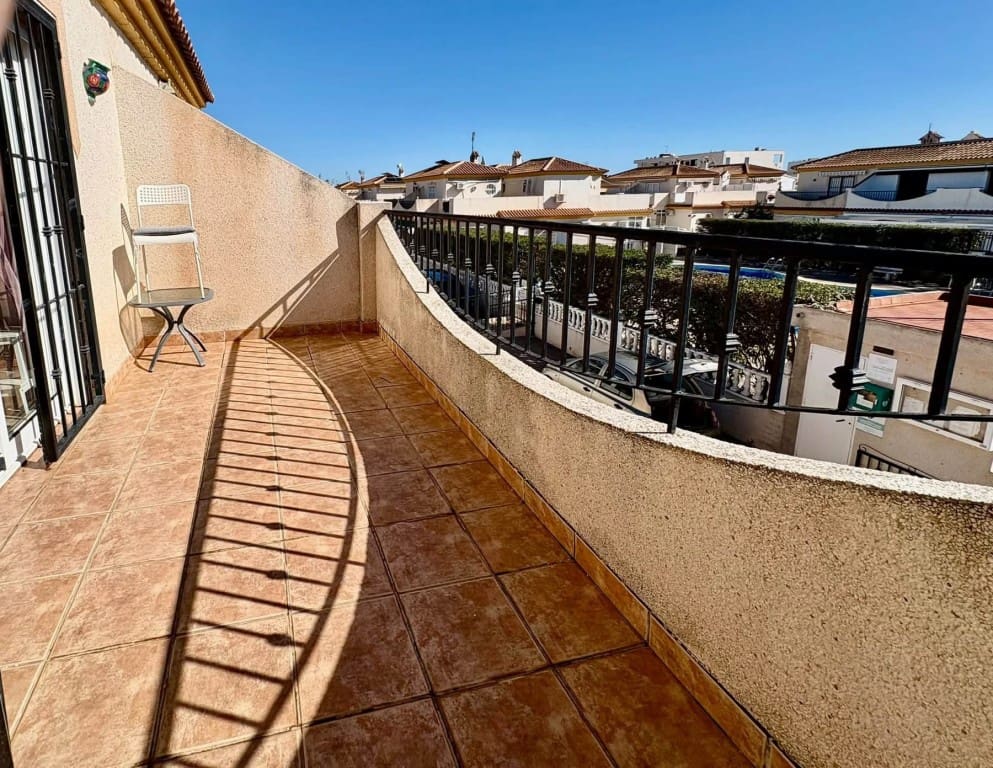 2 Zimmer Doppelhaus zu verkaufen in Playa Flamenca mit Pool Garage - 214.900 € (Ref: 10174242)