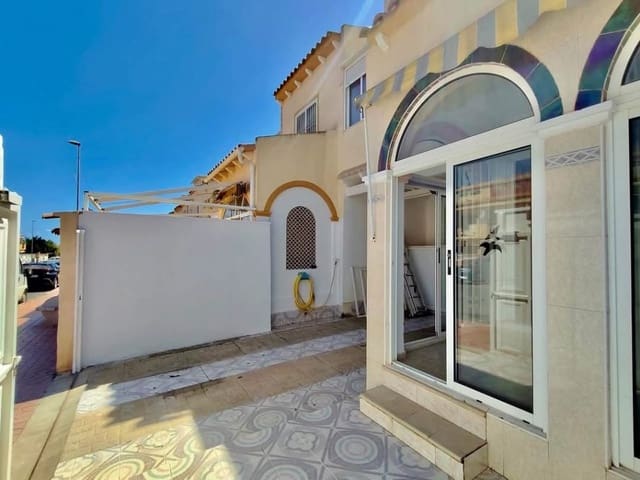 2 soveværelse Semi-Rækkehus til salg i Playa Flamenca, Orihuela med swimmingpool garage - € 229.900 (Ref: 10175779)