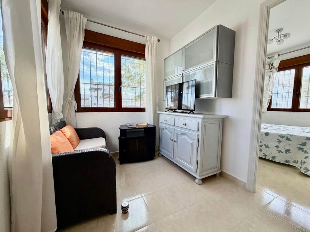 2 Zimmer Doppelhaus zu verkaufen in Villamartin - 179.900 € (Ref: 10182025)
