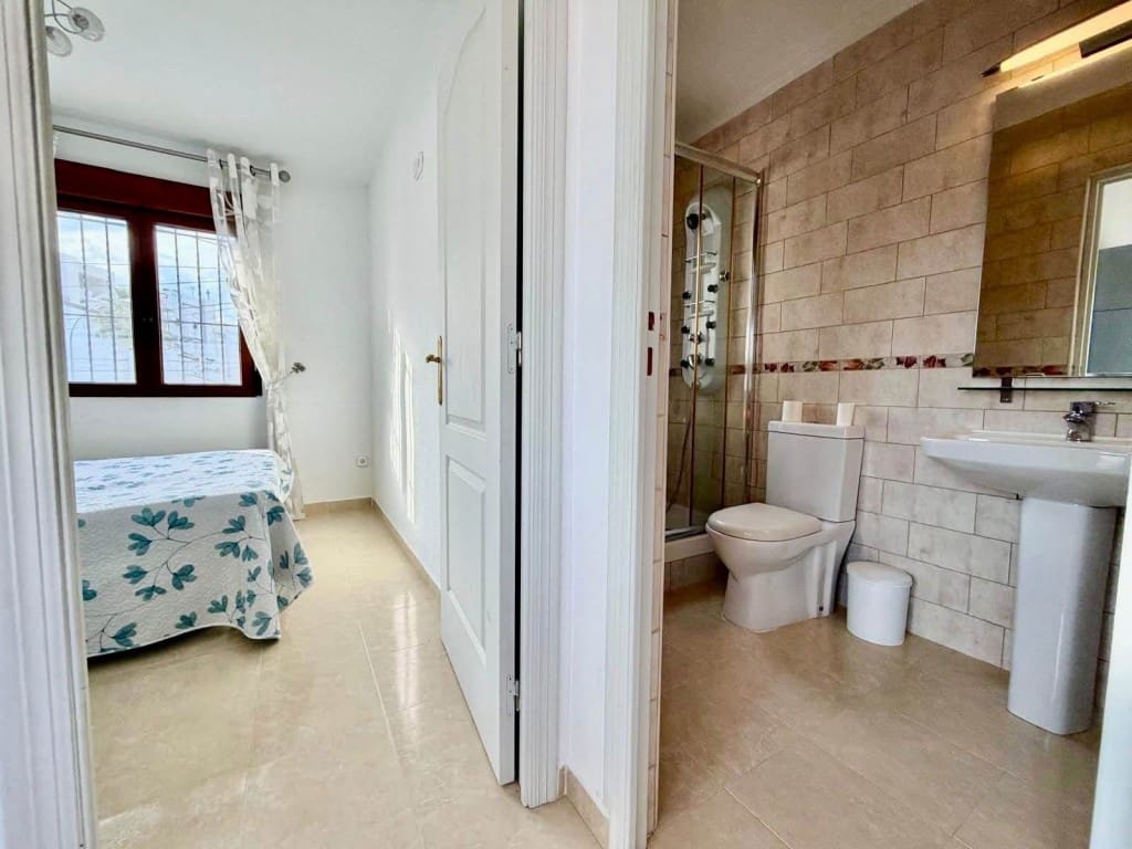 2 Zimmer Doppelhaus zu verkaufen in Villamartin - 179.900 € (Ref: 10182025)