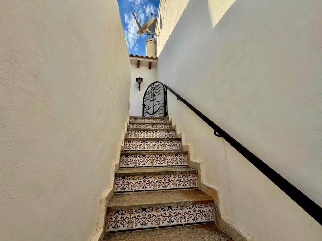 2 Zimmer Doppelhaus zu verkaufen in Villamartin - 179.900 € (Ref: 10182025)