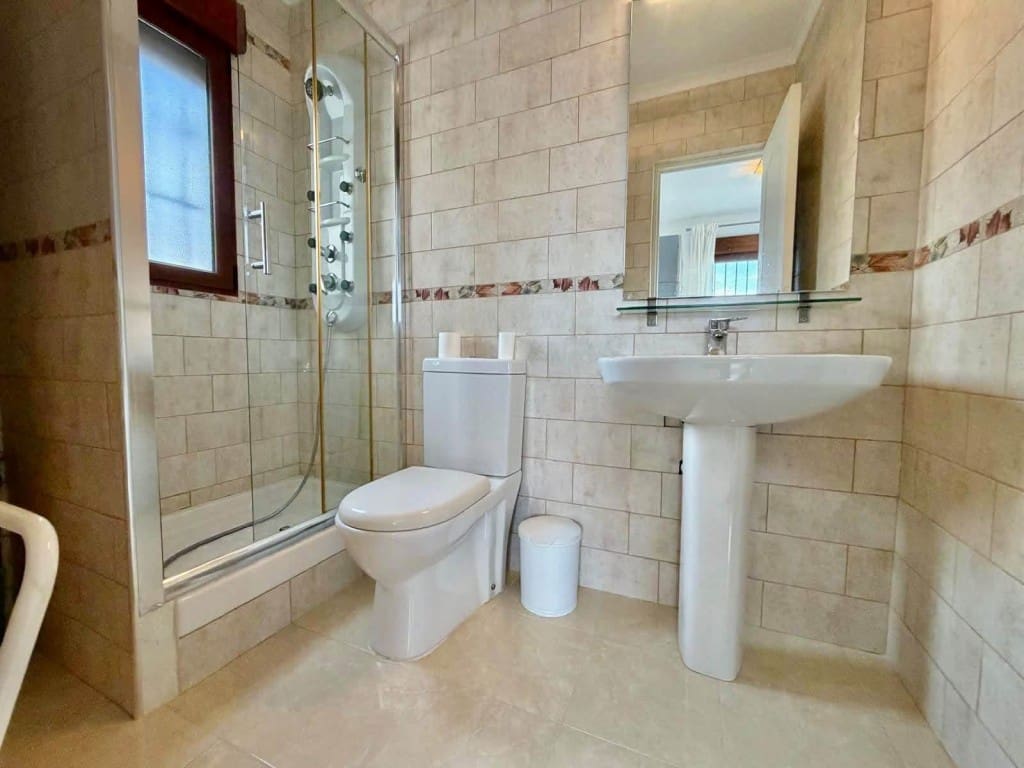 2 Zimmer Doppelhaus zu verkaufen in Villamartin - 179.900 € (Ref: 10182025)